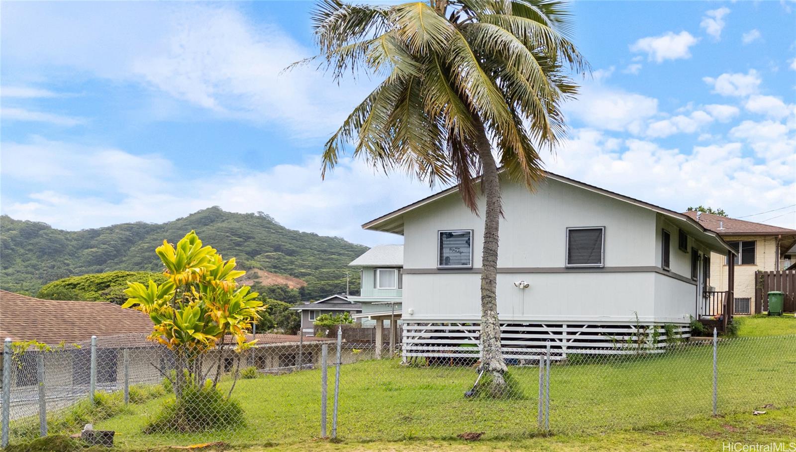 45-519  Kamehameha Hwy Waikalua, Kaneohe home - photo 6 of 25