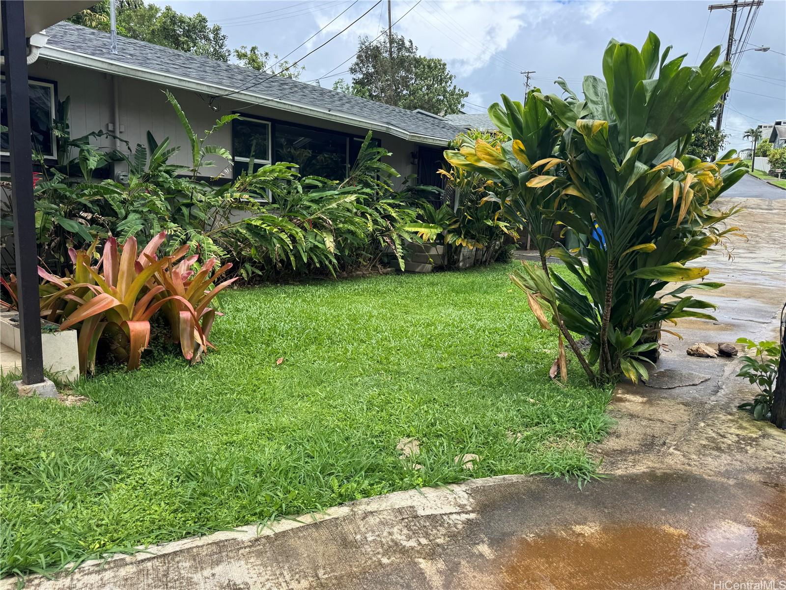 45-553  Kuuipo Place Hale Kou, Kaneohe home - photo 3 of 23