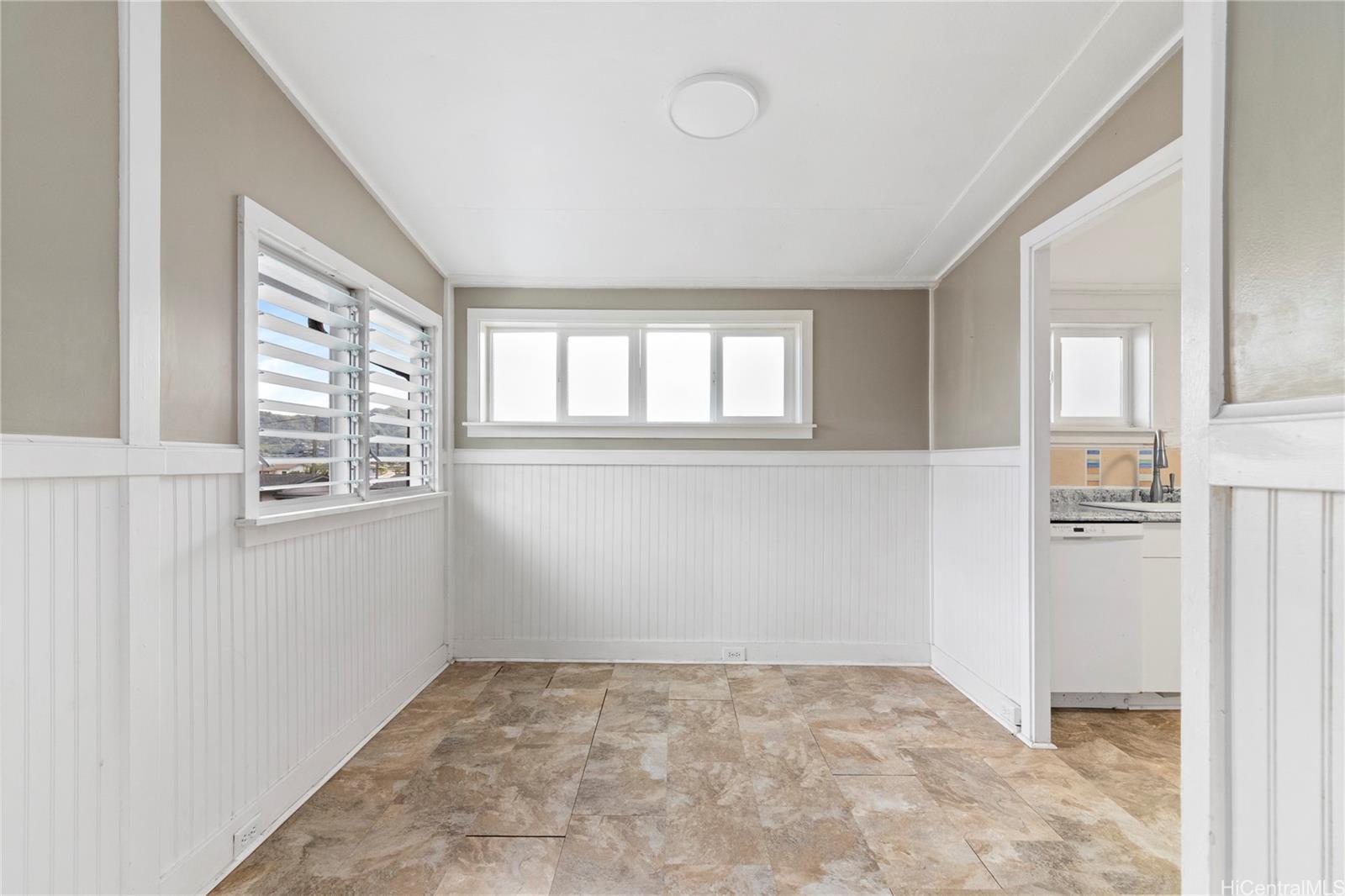 45-588  Keaahala Road Halekauwila, Kaneohe home - photo 6 of 23