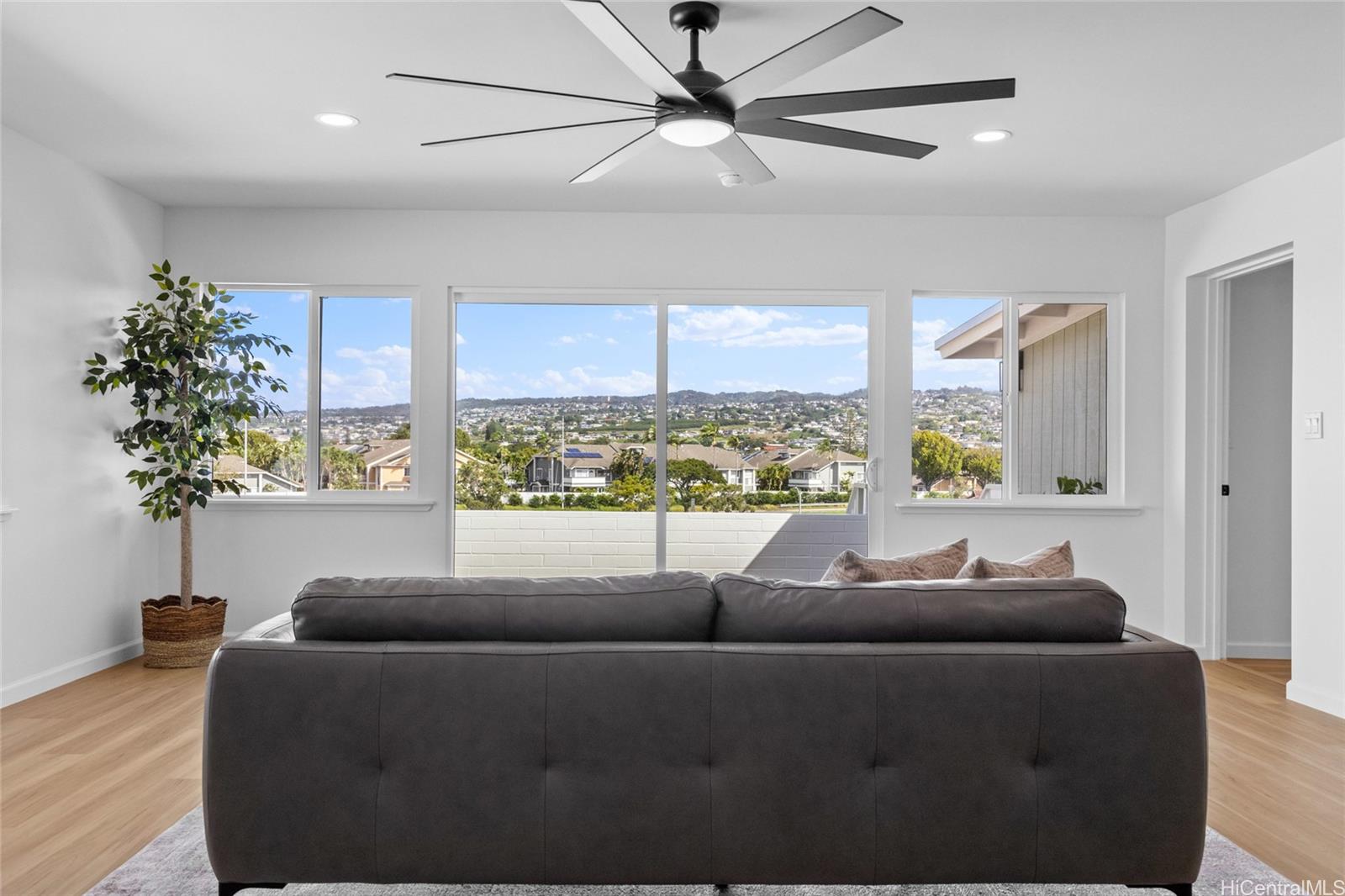 4560  Ukali Street Foster Village, PearlCity home - photo 3 of 25