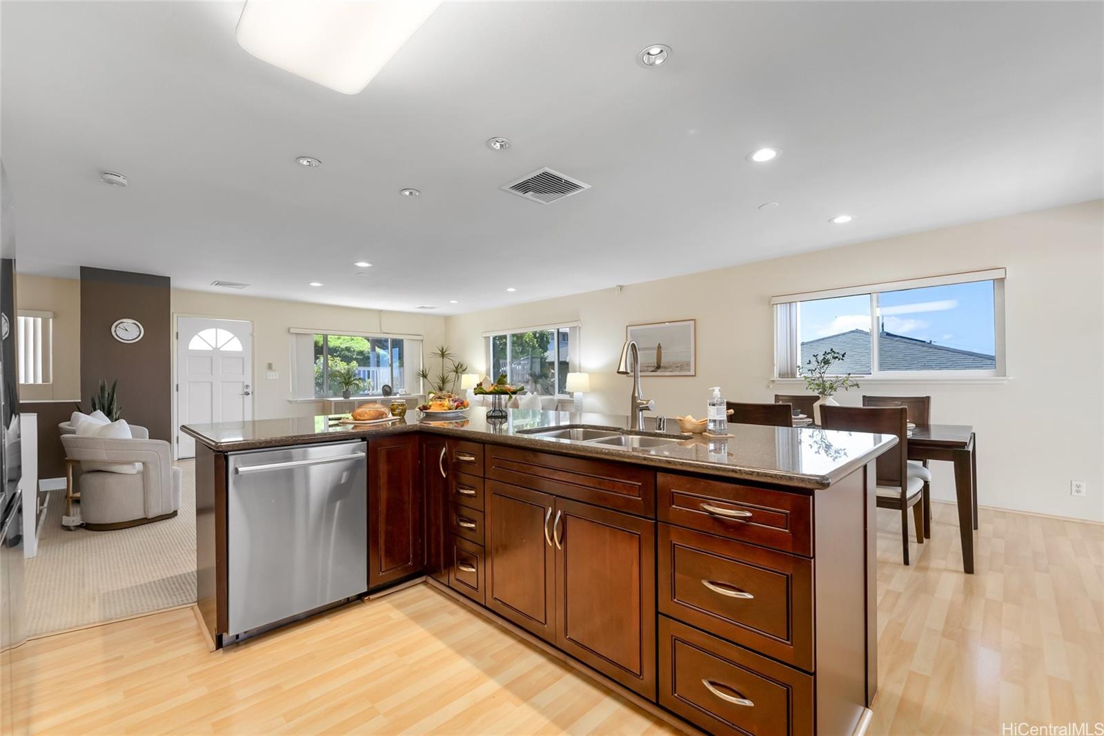 4562  Malia Street Waialae Nui-lwr, Diamond Head home - photo 9 of 25