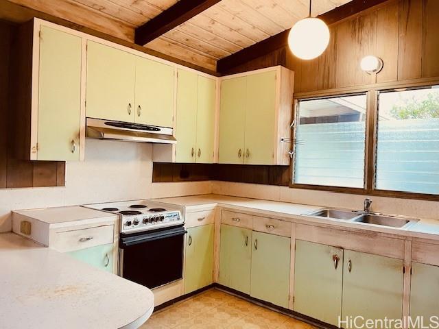 45-635  Apuakea Place Hale Kou, Kaneohe home - photo 4 of 11