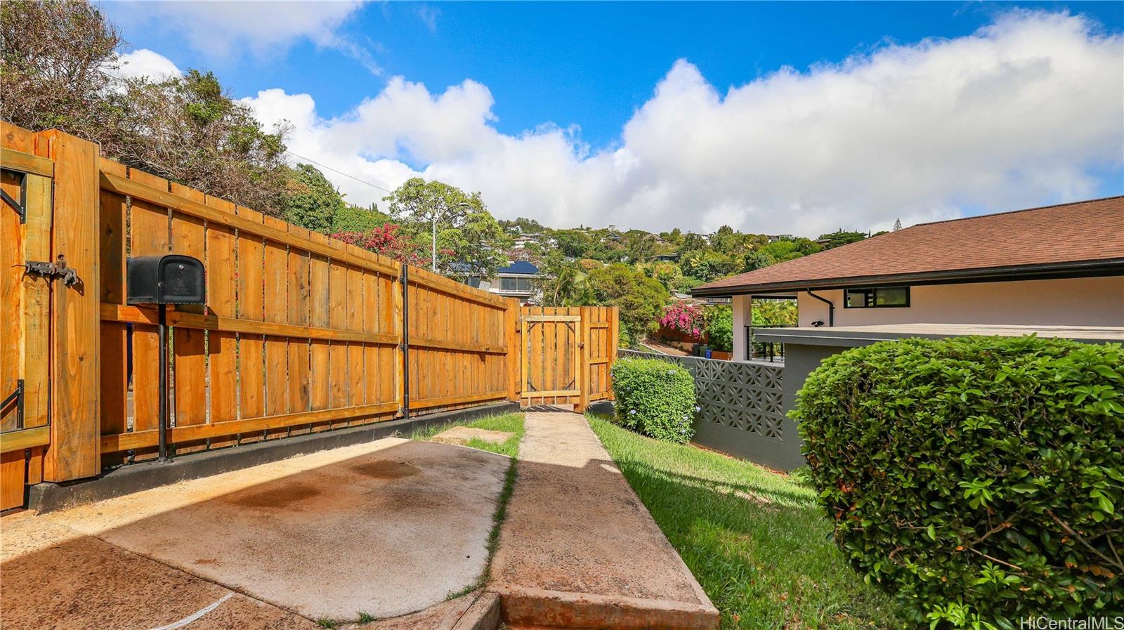 4566 Sierra Drive Honolulu - Rental - photo 18 of 23