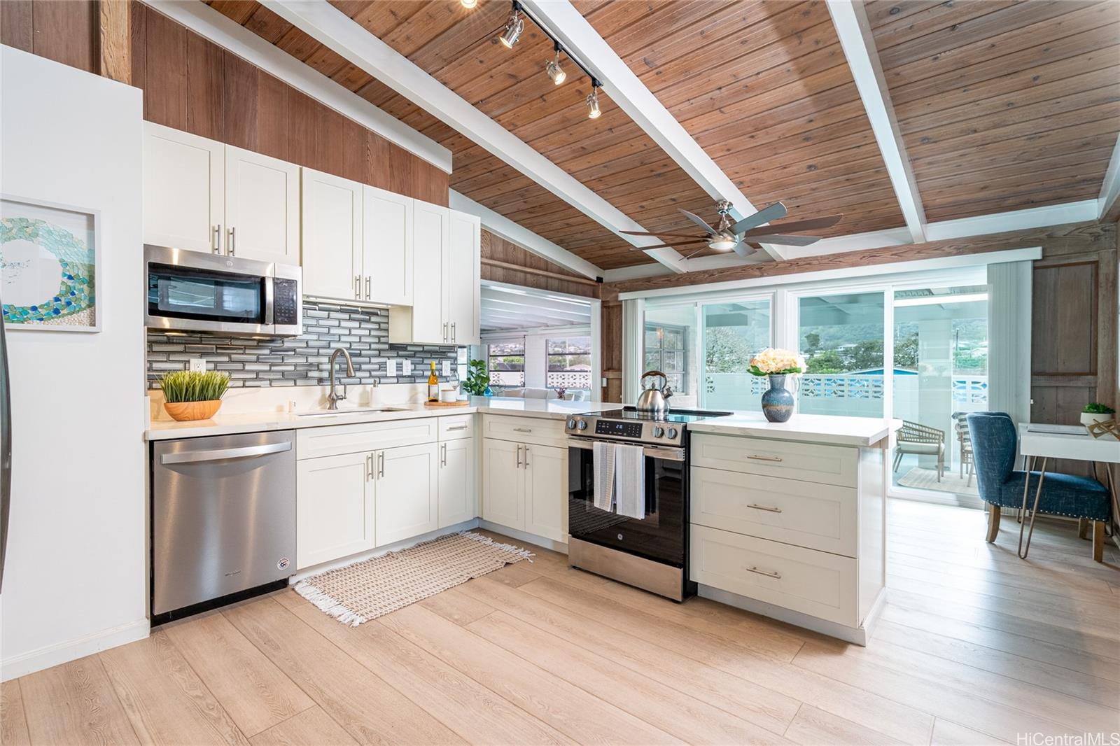 45-663  Anoi Road Keapuka, Kaneohe home - photo 10 of 25