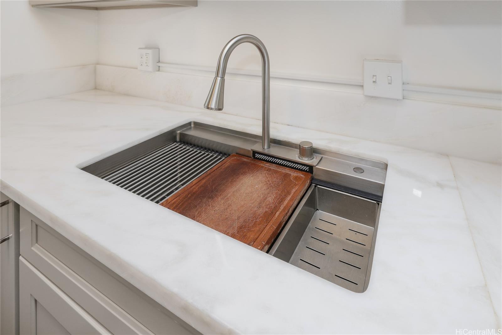 45-697 Kamehameha Hwy Kaneohe - Rental - photo 6 of 22