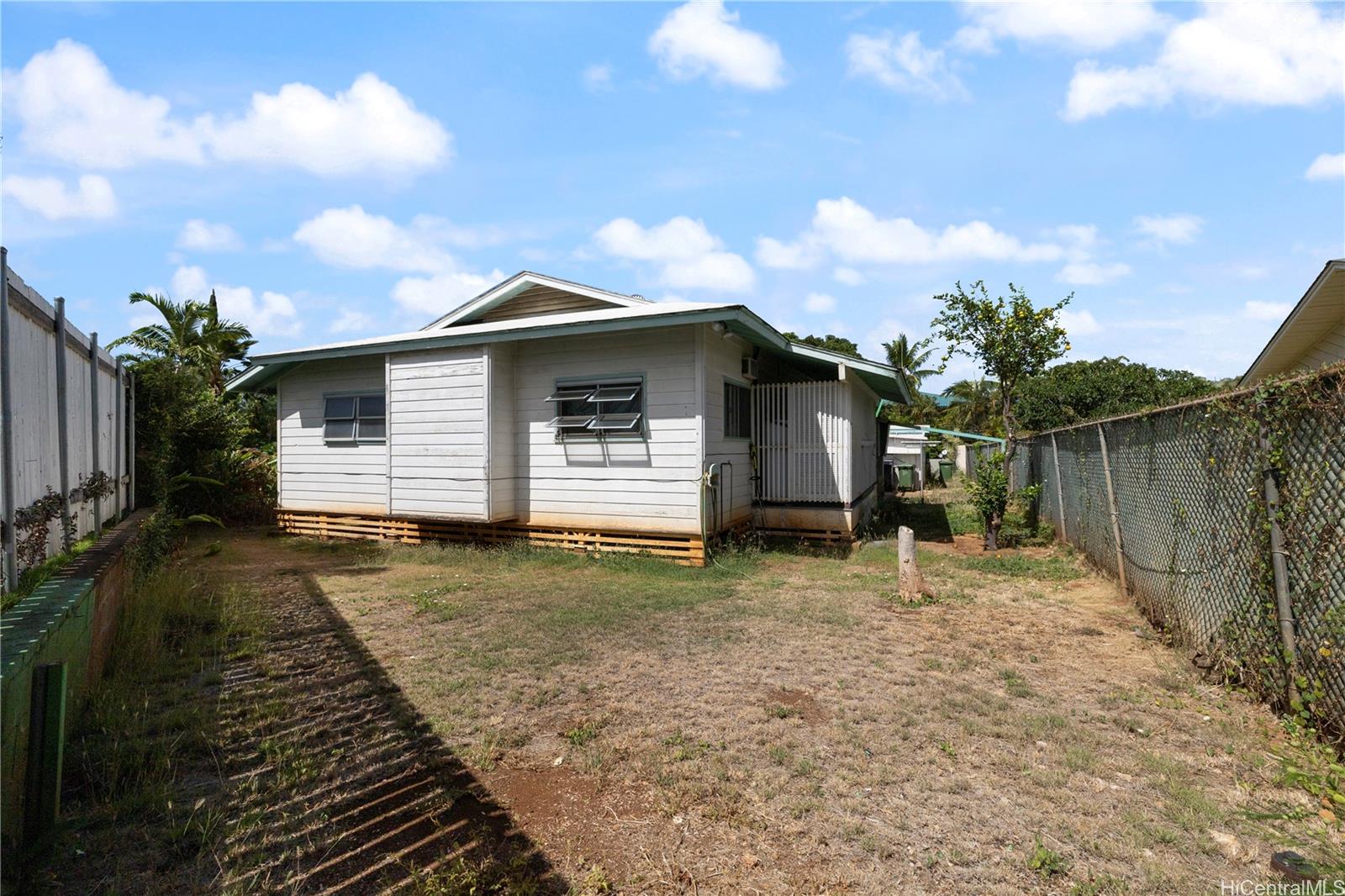 4570  Ahuli Place Kahala Area, Diamond Head home - photo 4 of 20