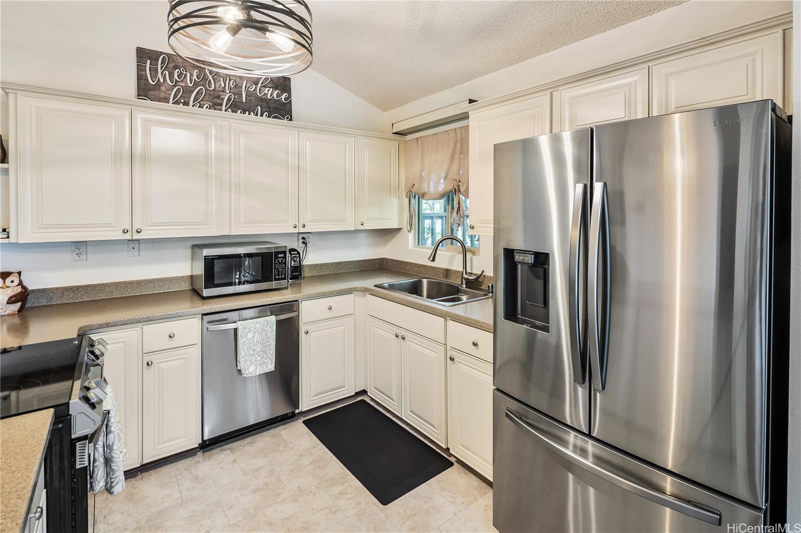 45-744  Pookela St Castle Hill, Kaneohe home - photo 6 of 24