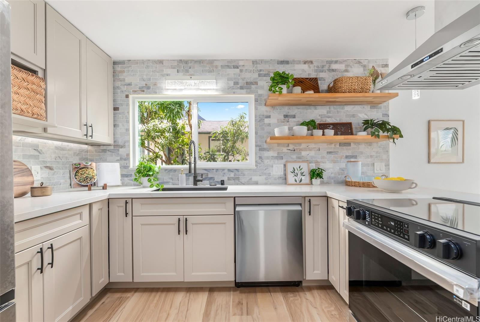 45-813  Apuakea Street Kamooalii, Kaneohe home - photo 5 of 24