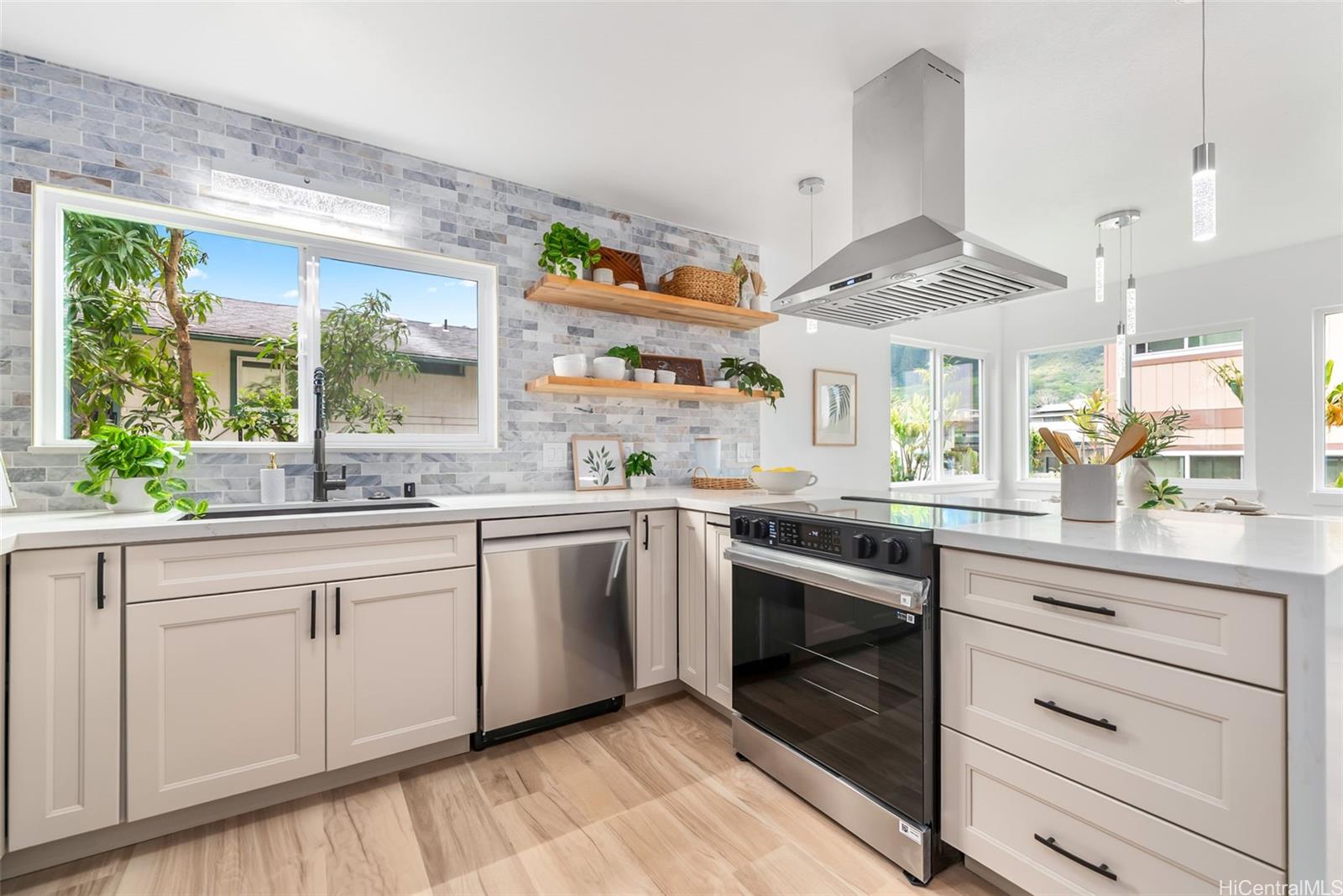 45-813  Apuakea Street Kamooalii, Kaneohe home - photo 6 of 24