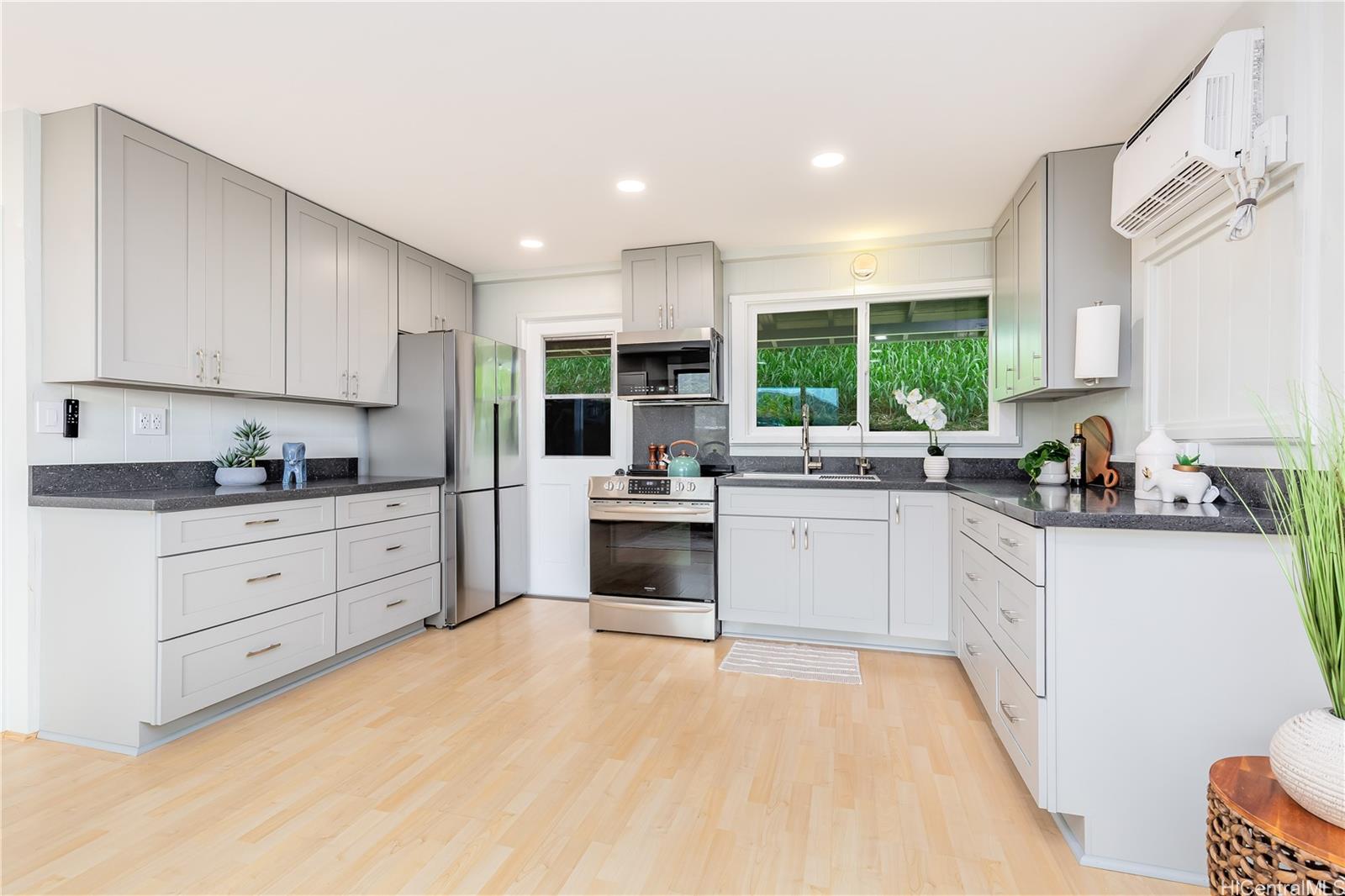 45-860  Anoi Road Halekauwila, Kaneohe home - photo 4 of 16