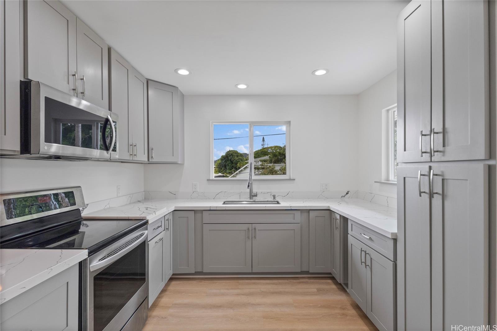 45-860  Anoi Road Halekauwila, Kaneohe home - photo 2 of 18