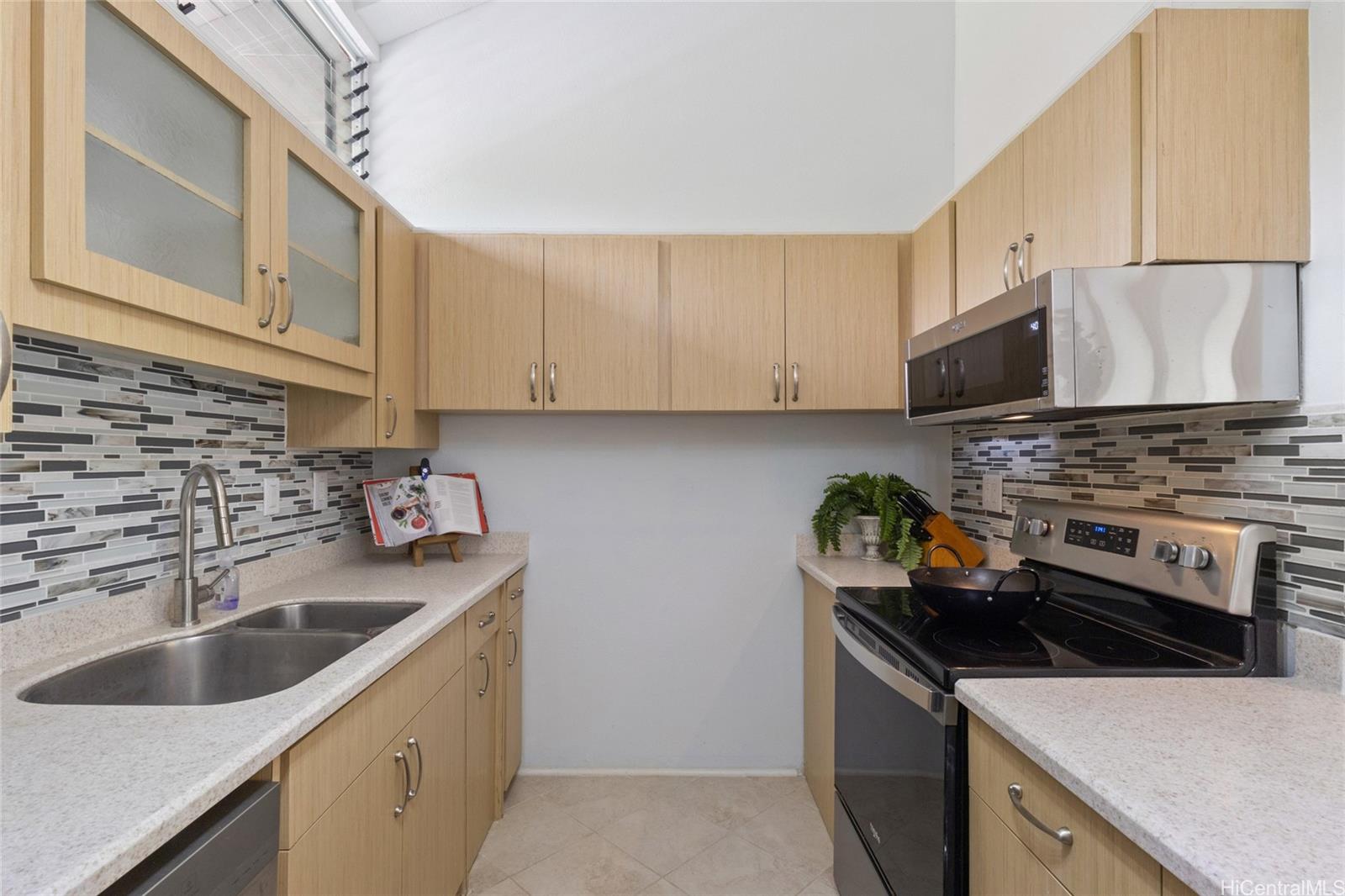 45-995 Wailele Road townhouse # 29, Kaneohe, Hawaii - photo 11 of 25