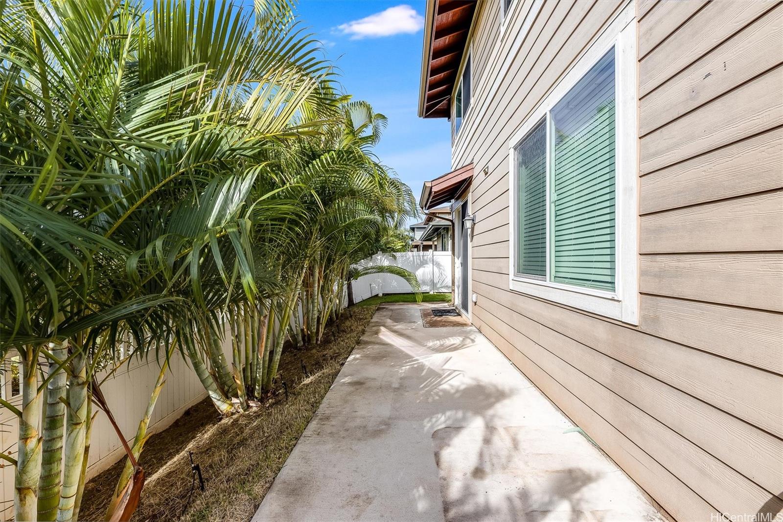 460 Kamaaha Ave Kapolei - Rental - photo 17 of 25