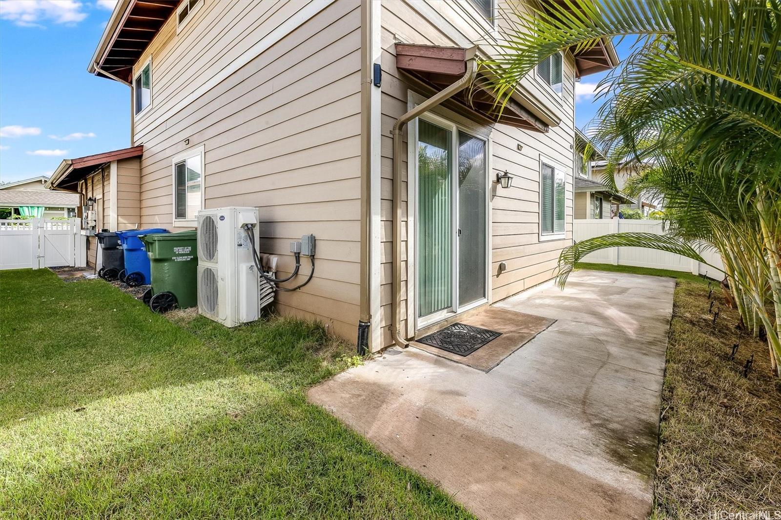 460 Kamaaha Ave Kapolei - Rental - photo 18 of 25