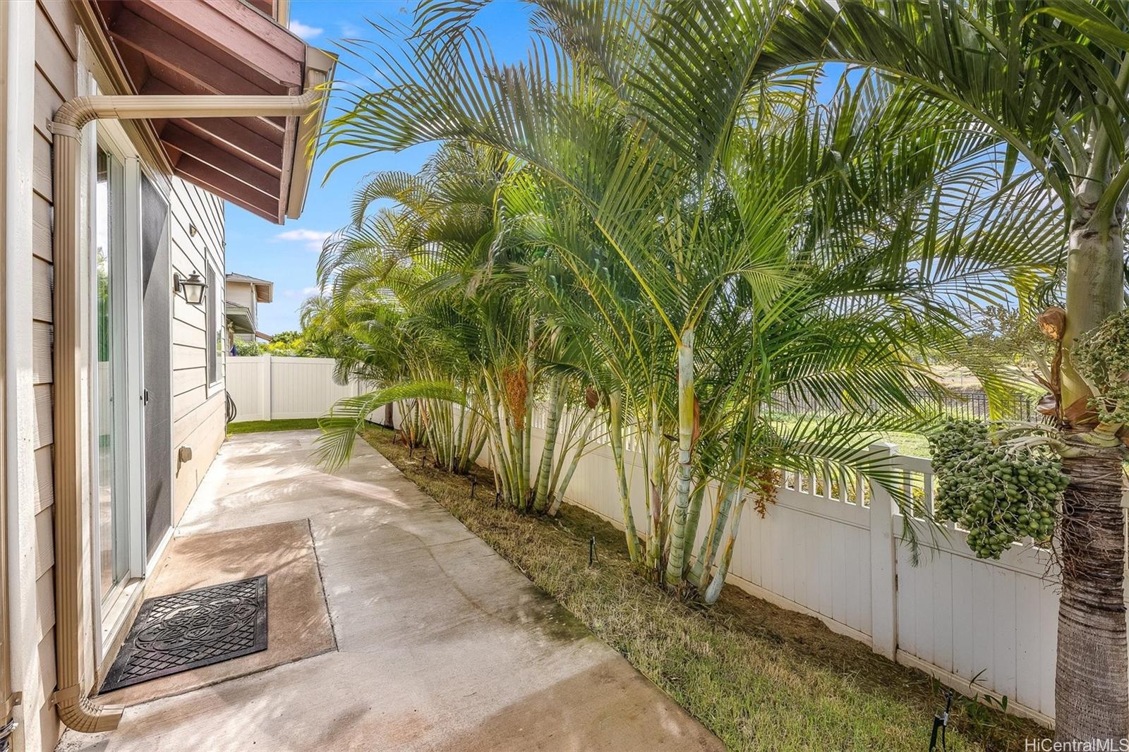 460 Kamaaha Ave Kapolei - Rental - photo 19 of 25