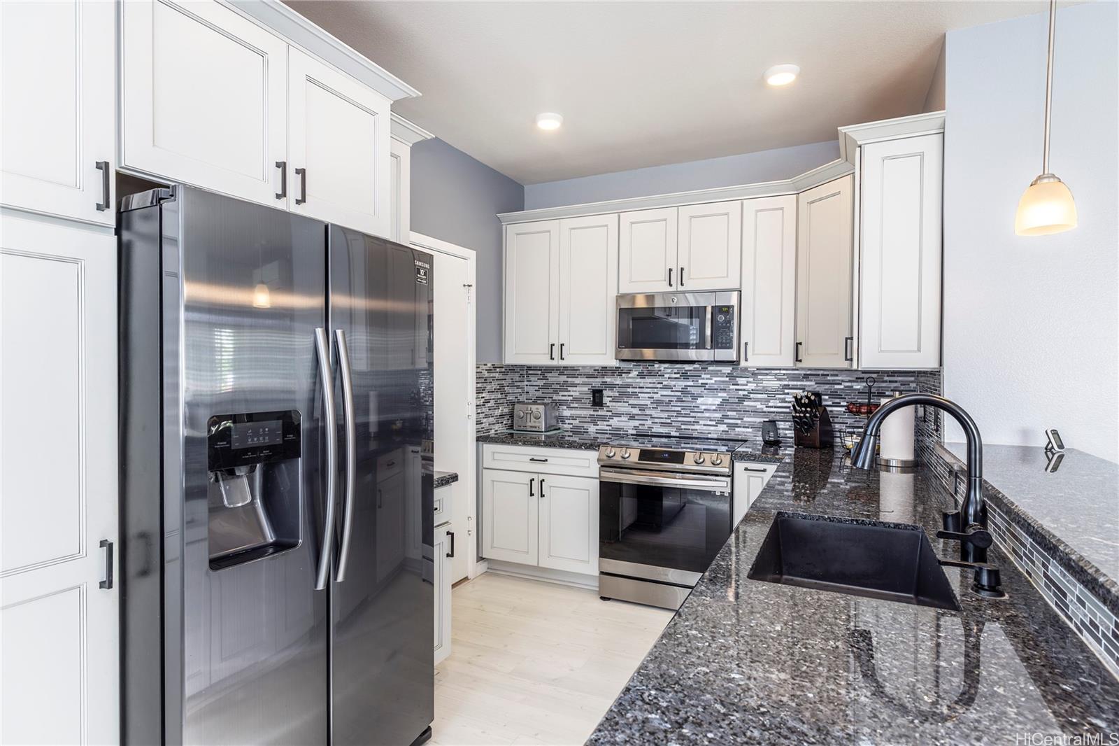 460  Kamaaha Ave Kapolei-kawena At Mehana, Ewaplain home - photo 4 of 20