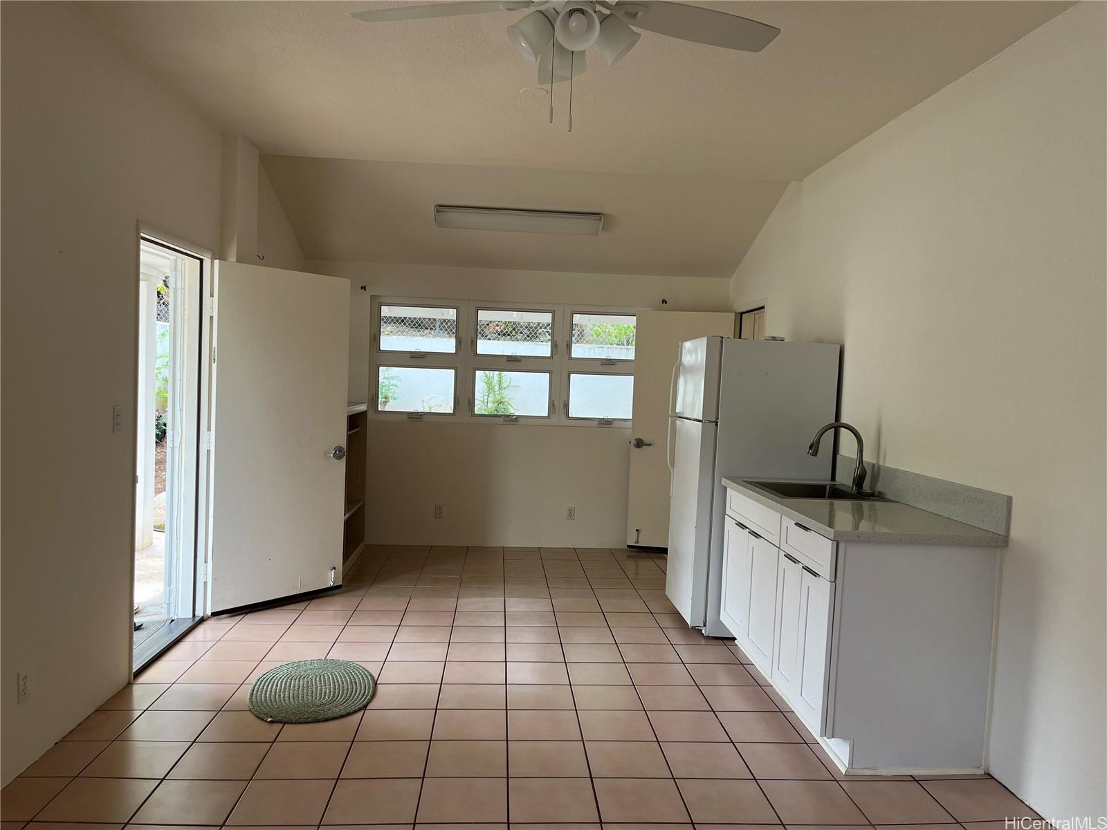 4607 Aliikoa Street Honolulu - Rental - photo 2 of 9