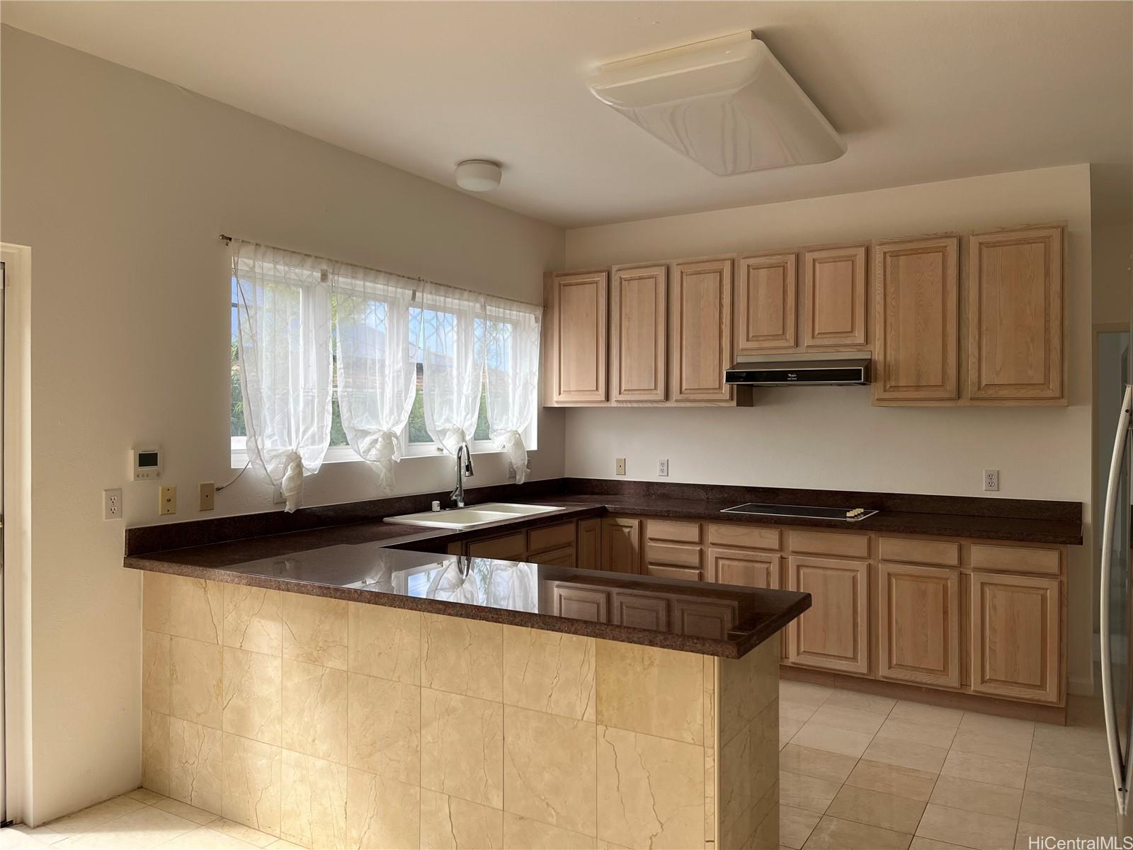 4607 Aliikoa St Honolulu - Rental - photo 3 of 8