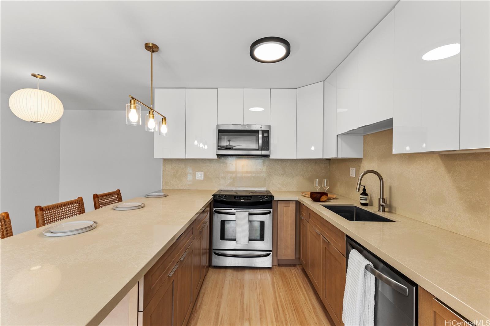 46-078 Emepela Place townhouse # M102, Kaneohe, Hawaii - photo 2 of 25