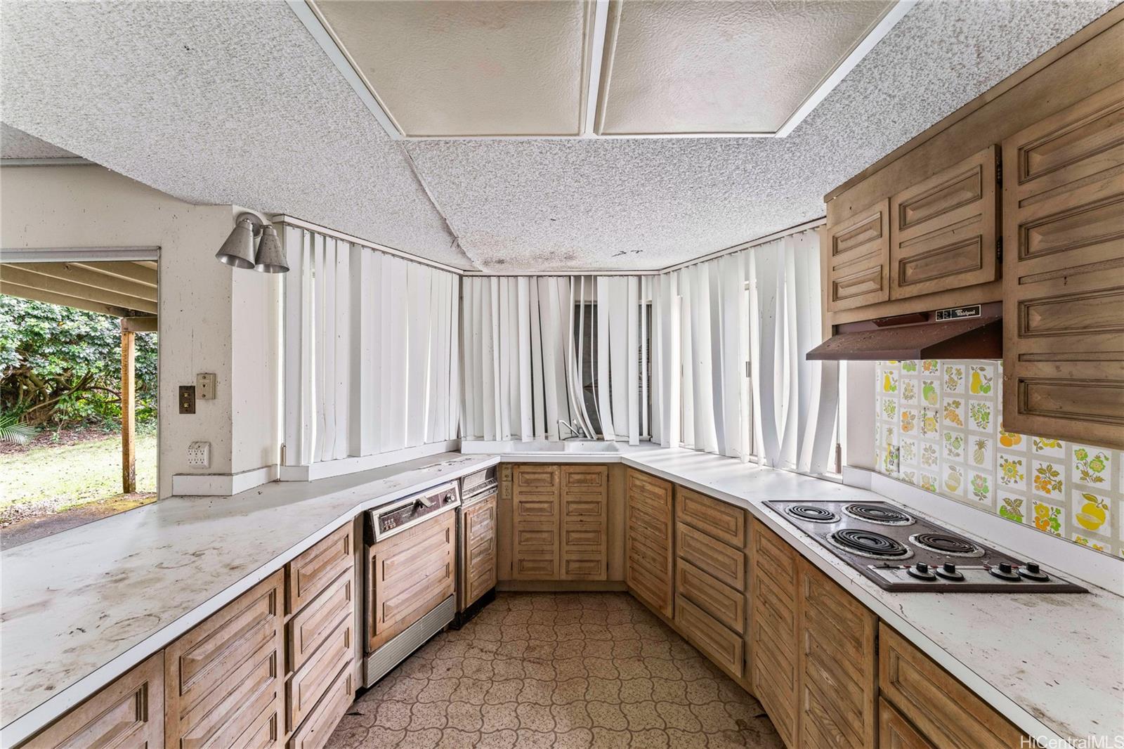 46-180  Kalali Place Haiku Park, Kaneohe home - photo 8 of 15