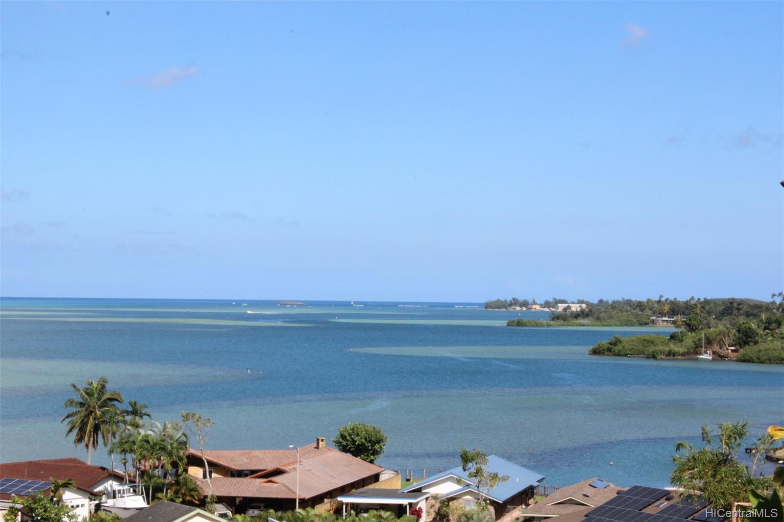 Kaneohe Storage Dandk Organizer