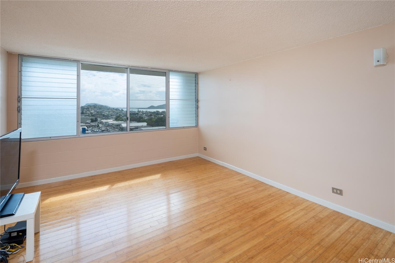 Hale Anaole Apts condo # A1204, Kaneohe, Hawaii - photo 3 of 21