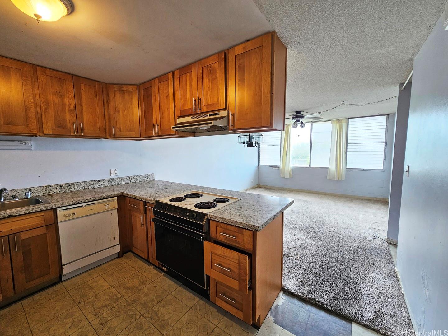 Hale Anaole Apts condo # A201, Kaneohe, Hawaii - photo 4 of 12