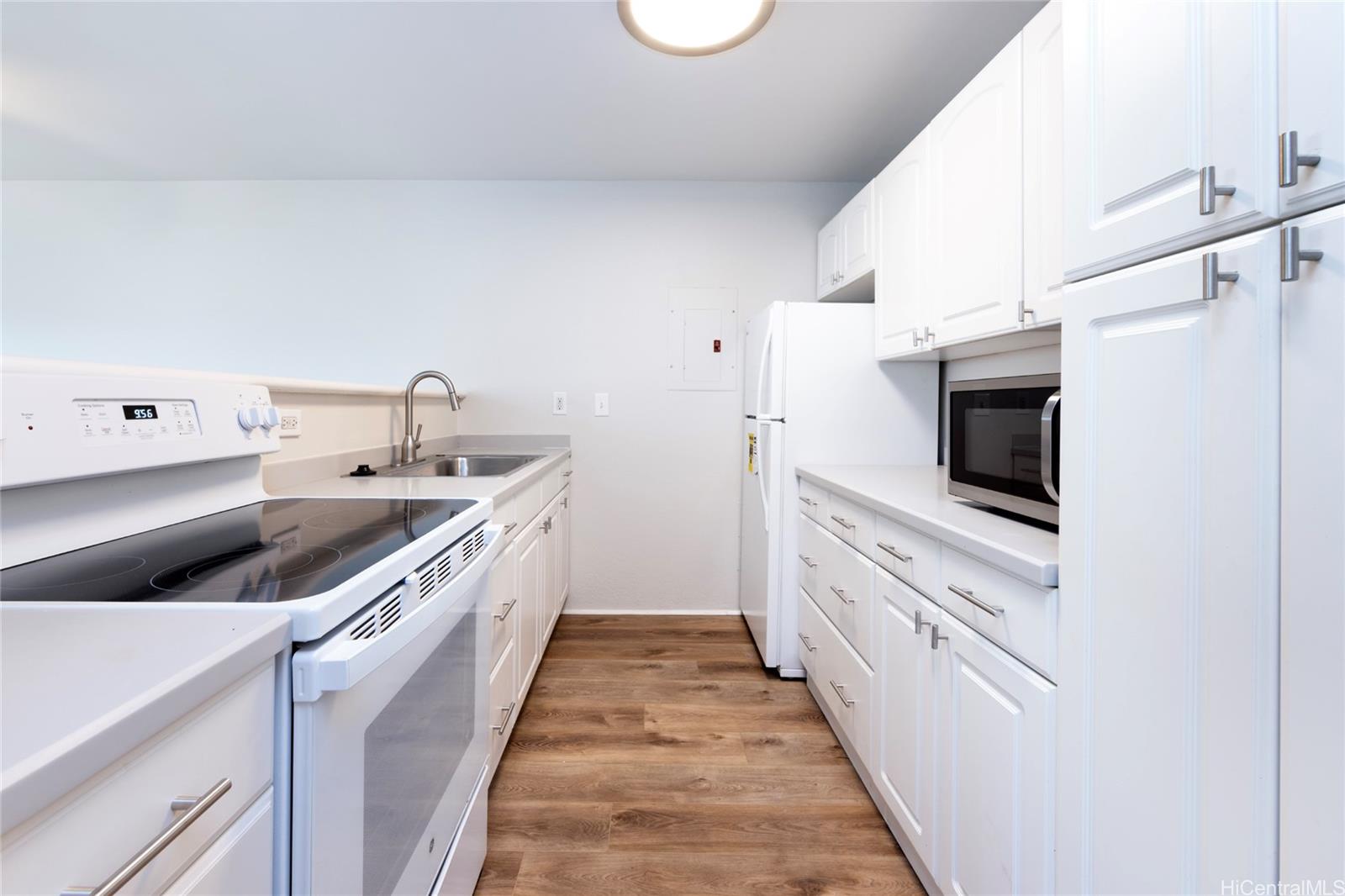 46-261 Kahuhipa St Kaneohe - Rental - photo 6 of 14