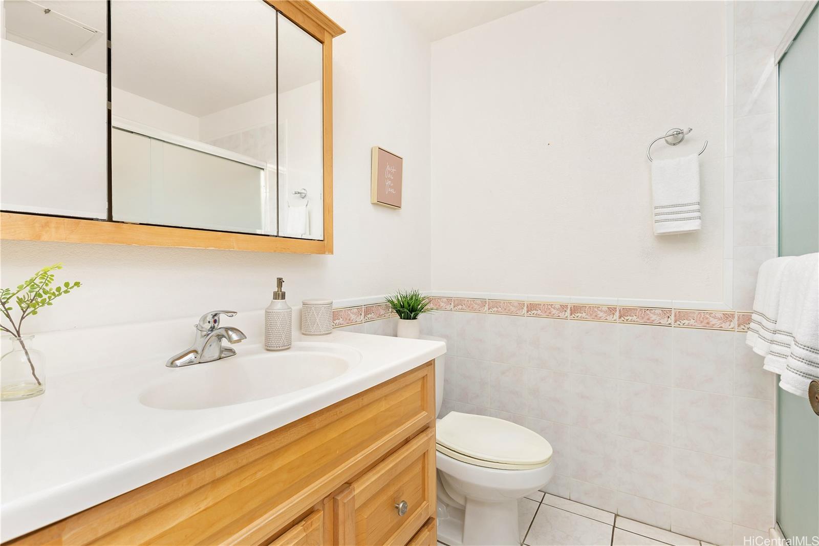 46-261 Kahuhipa St. #A203 Kahuhipa Street townhouse # #A203, Kaneohe, Hawaii - photo 13 of 17