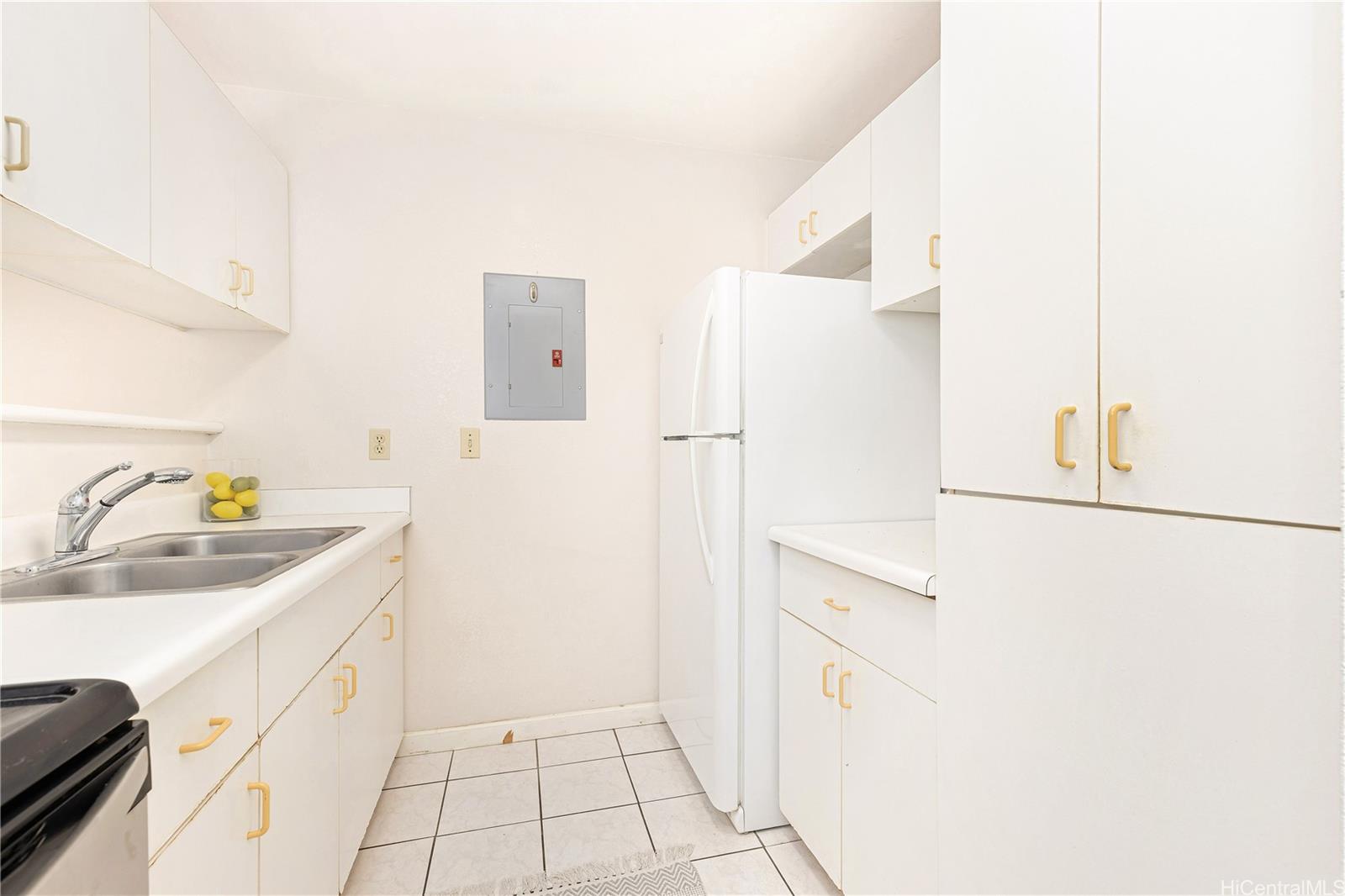 46-261 Kahuhipa St. #A203 Kahuhipa Street townhouse # #A203, Kaneohe, Hawaii - photo 9 of 17