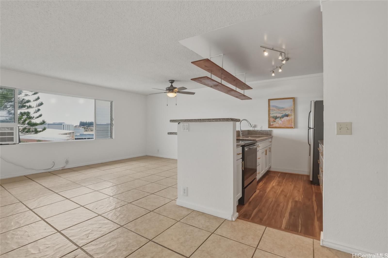 Windward Acres condo # B311, Kaneohe, Hawaii - photo 4 of 25