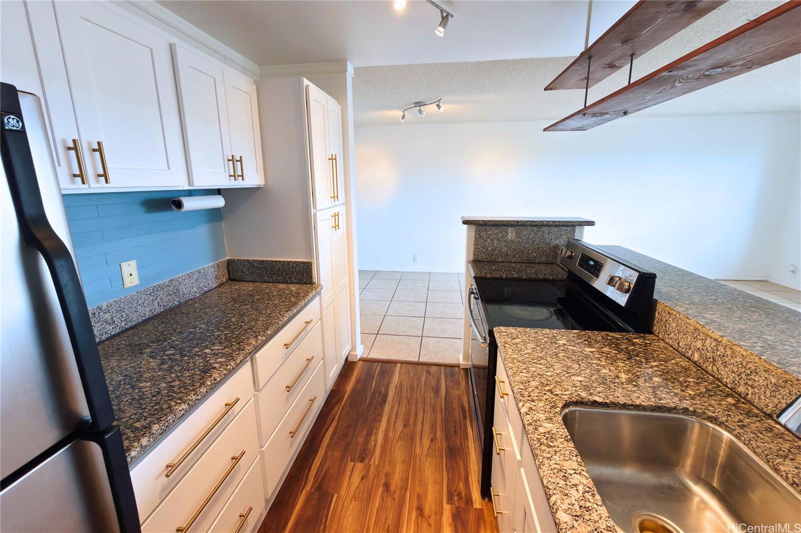 Windward Acres condo # B311, Kaneohe, Hawaii - photo 6 of 24