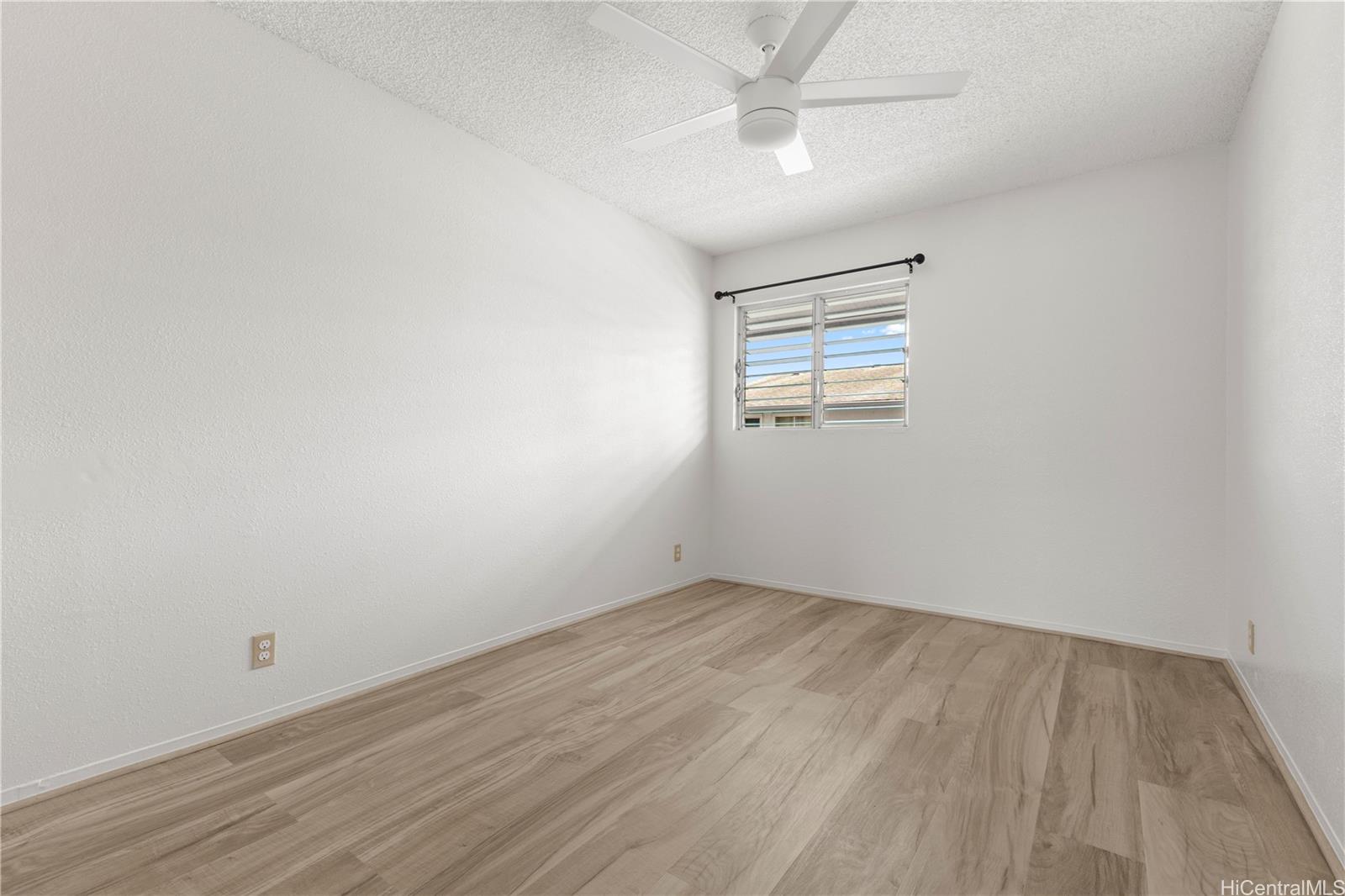 Windward Acres condo # D305, Kaneohe, Hawaii - photo 15 of 21