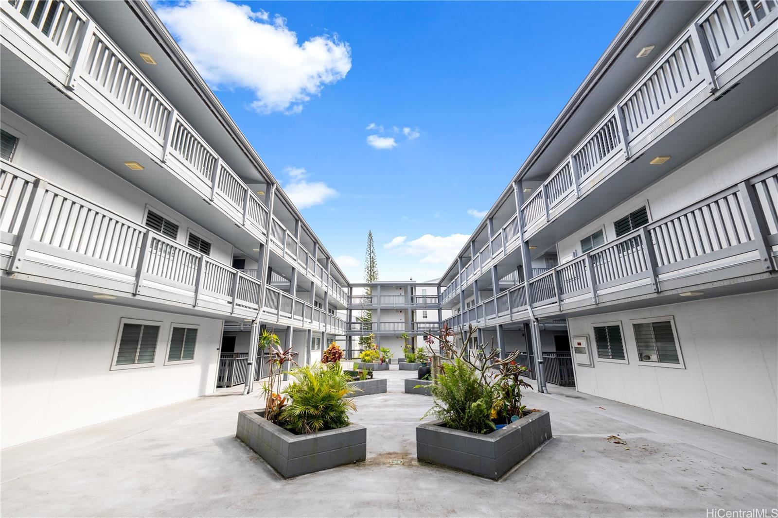 Windward Acres condo # D305, Kaneohe, Hawaii - photo 20 of 21