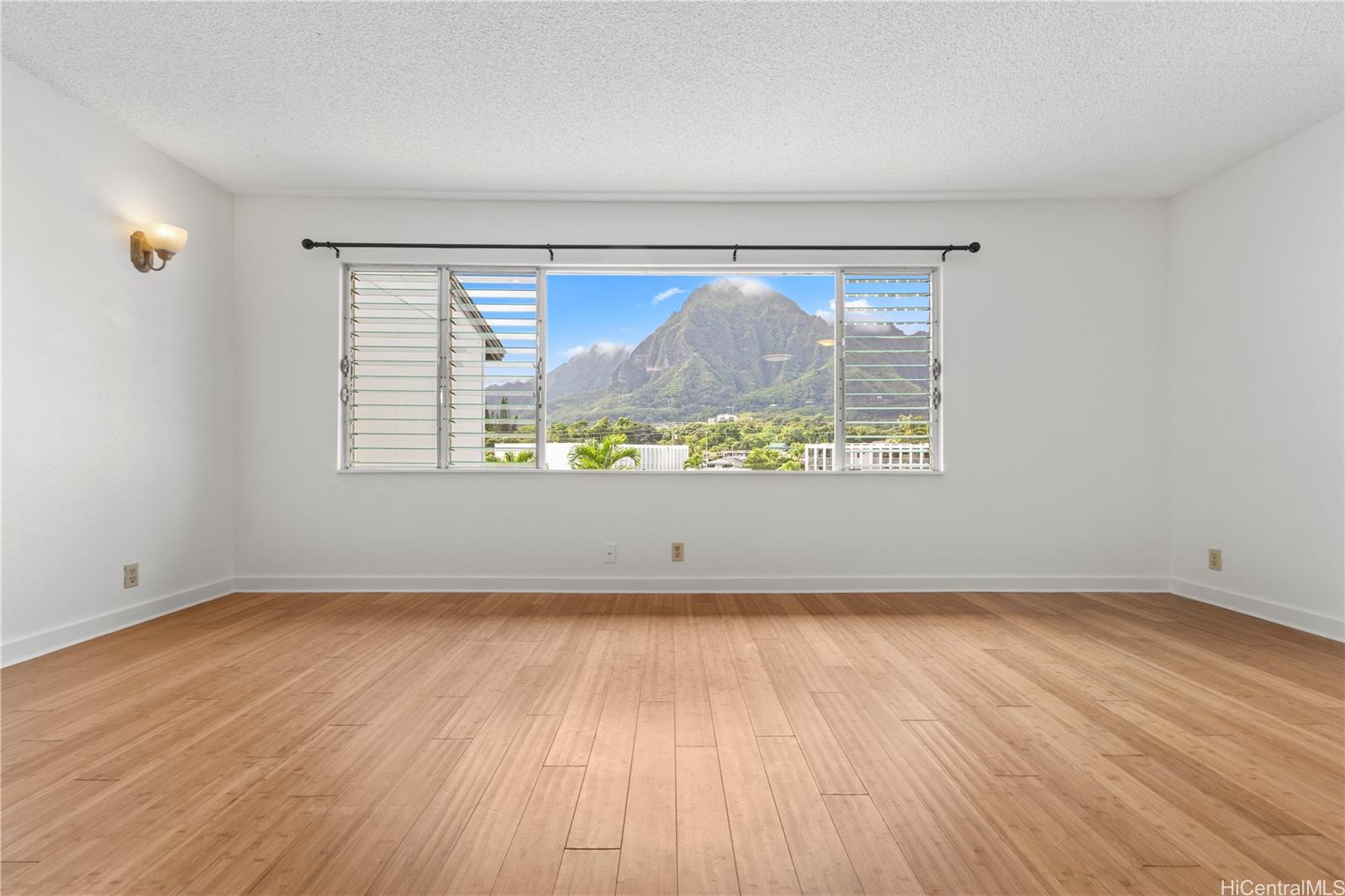 Windward Acres condo # D305, Kaneohe, Hawaii - photo 3 of 21