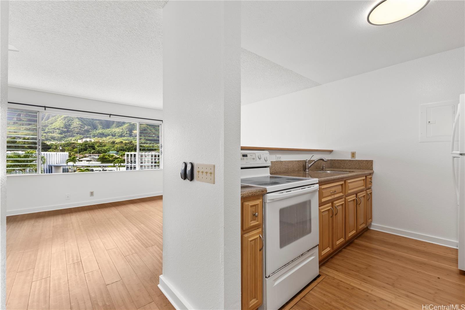 Windward Acres condo # D305, Kaneohe, Hawaii - photo 7 of 21