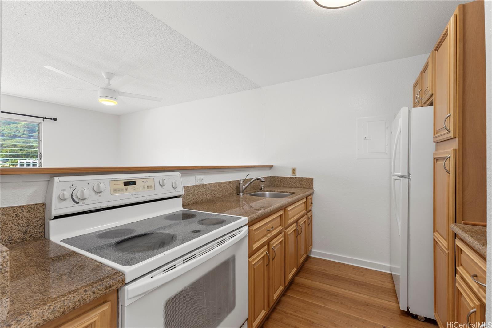 Windward Acres condo # D305, Kaneohe, Hawaii - photo 8 of 21