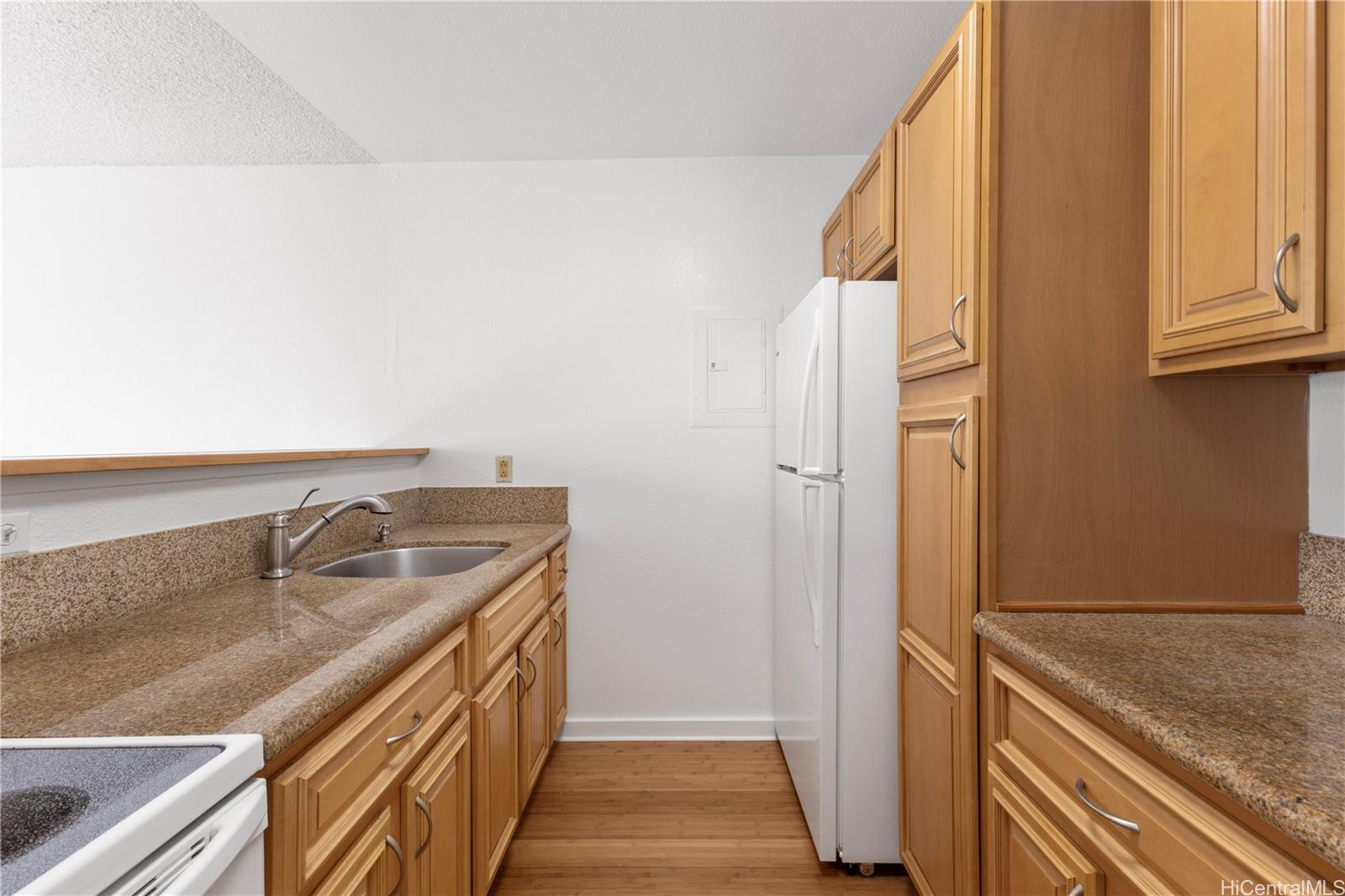 Windward Acres condo # D305, Kaneohe, Hawaii - photo 9 of 21