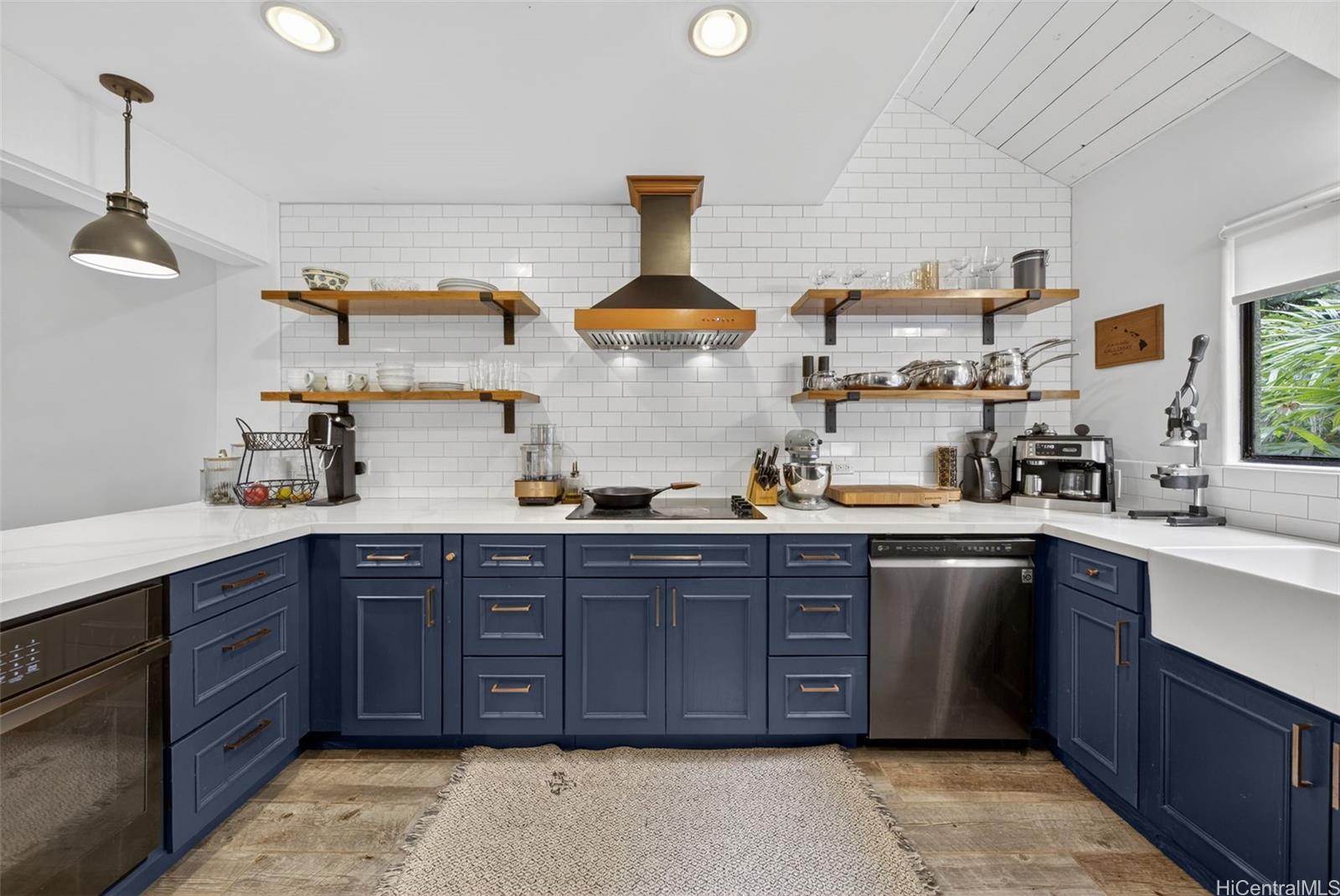 46-359 Haiku Road townhouse # C9, Kaneohe, Hawaii - photo 3 of 25