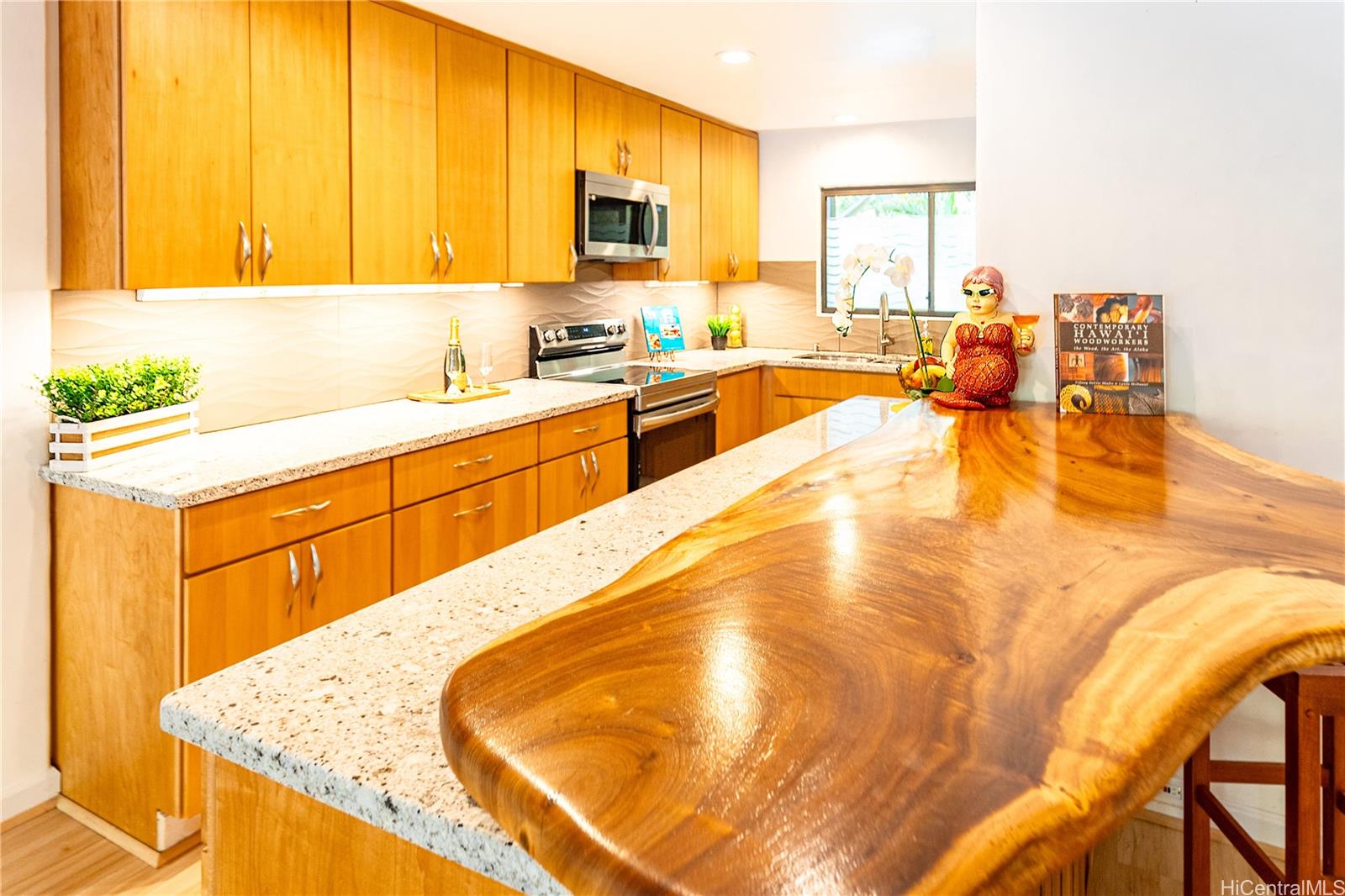 46-369 Haiku Road townhouse # G8, Kaneohe, Hawaii - photo 3 of 25