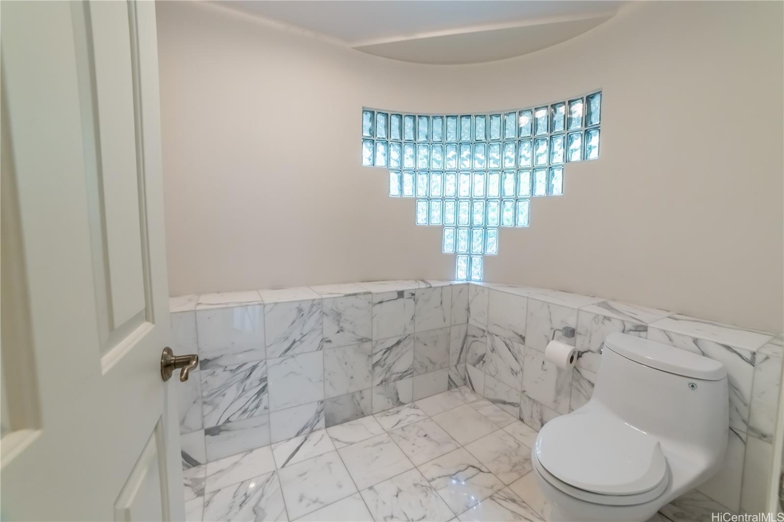 4640  Aukai Ave Kahala Area, Diamond Head home - photo 11 of 25