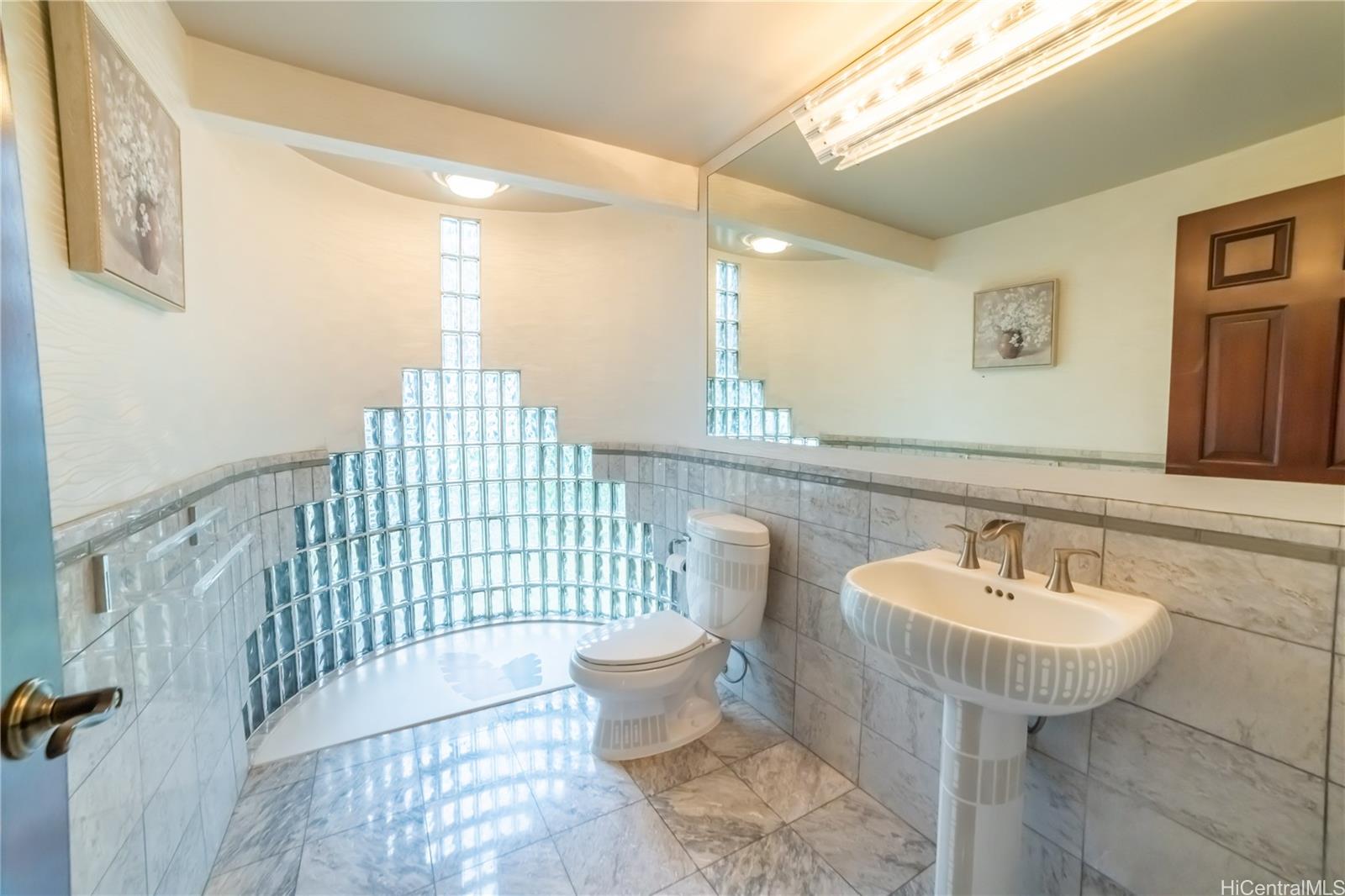 4640  Aukai Ave Kahala Area, Diamond Head home - photo 13 of 25