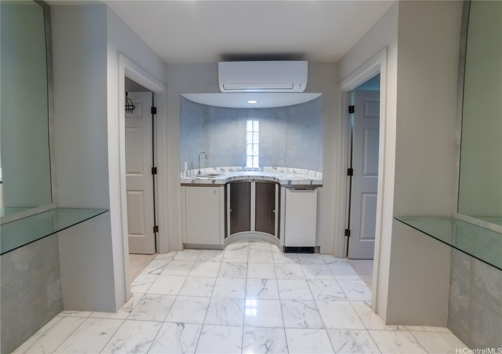 4640  Aukai Ave Kahala Area, Diamond Head home - photo 18 of 25