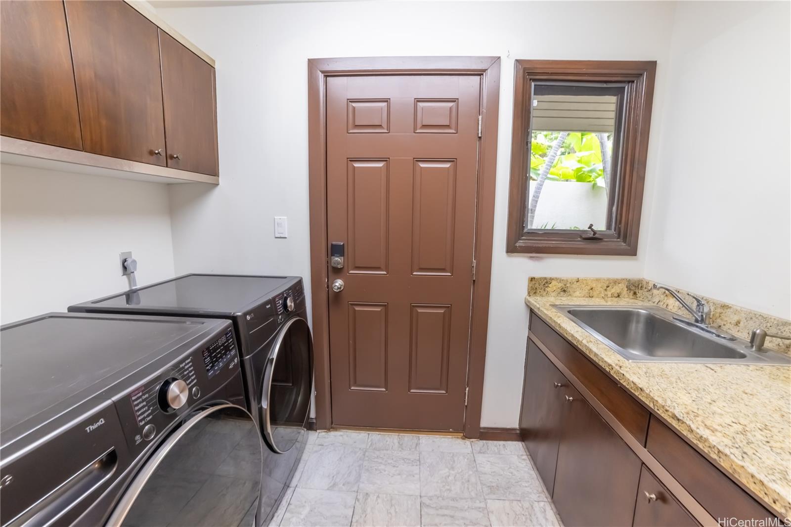 4640  Aukai Ave Kahala Area, Diamond Head home - photo 23 of 25