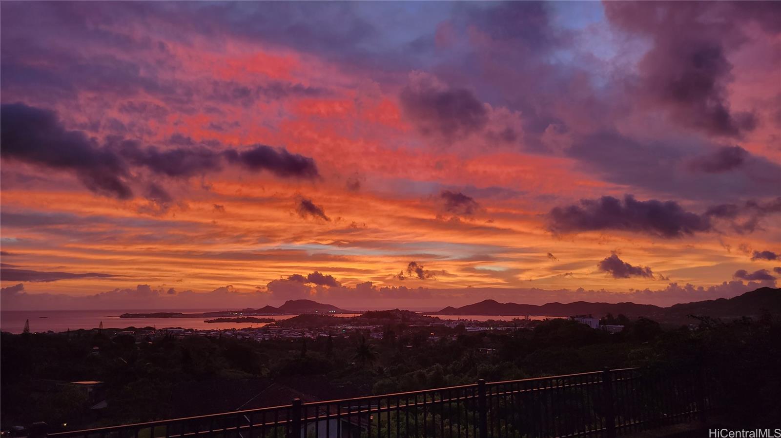 46-450  Hulupala Place Haiku Plantation, Kaneohe home - photo 3 of 24