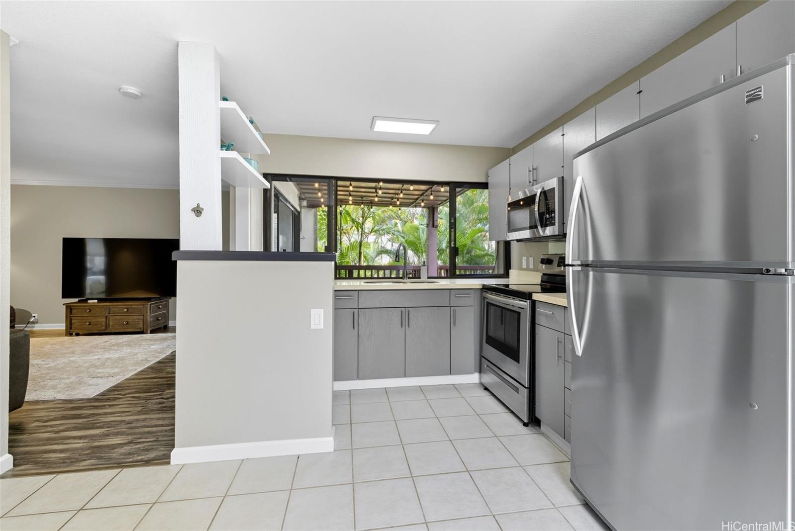 Puu Alii 2-2 condo # 2216, Kaneohe, Hawaii - photo 9 of 16