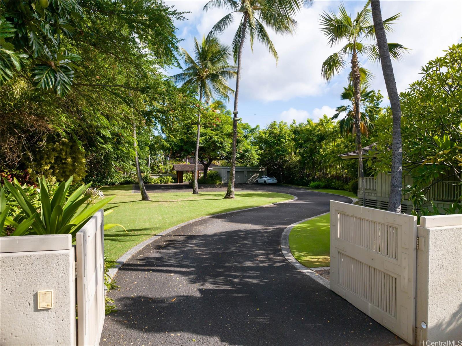 4679B  Kahala Ave Kahala Area, Diamond Head home - photo 4 of 25