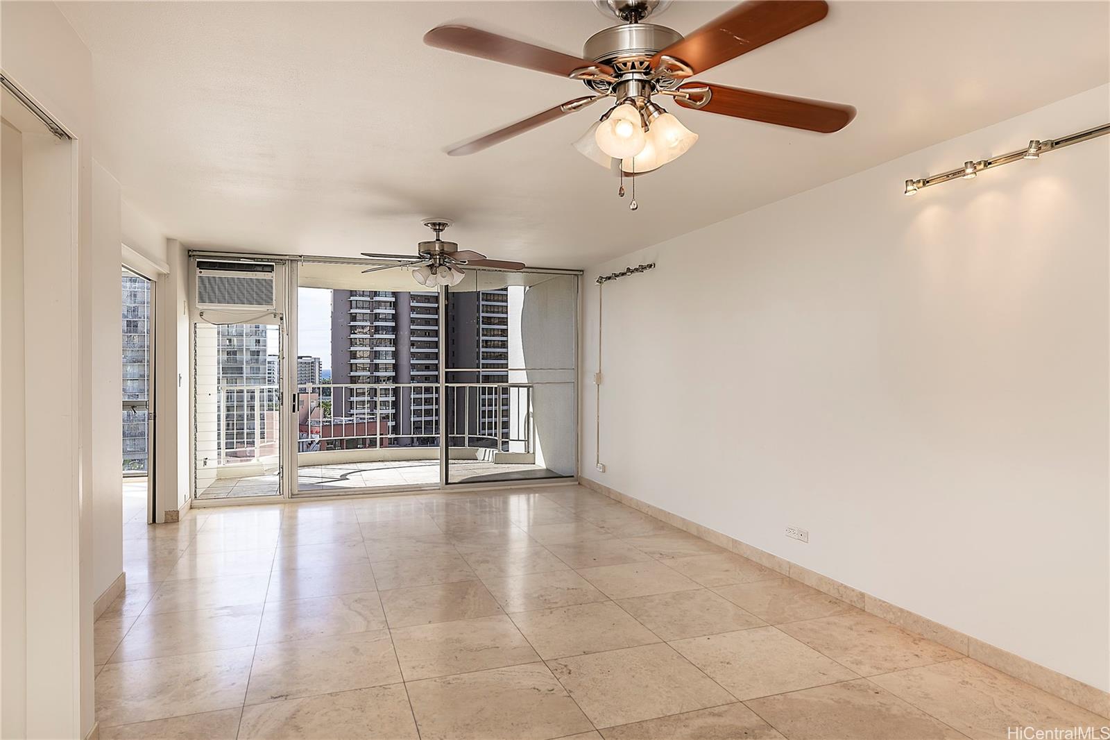 Waipuna condo # 1405, Honolulu, Hawaii - photo 4 of 22