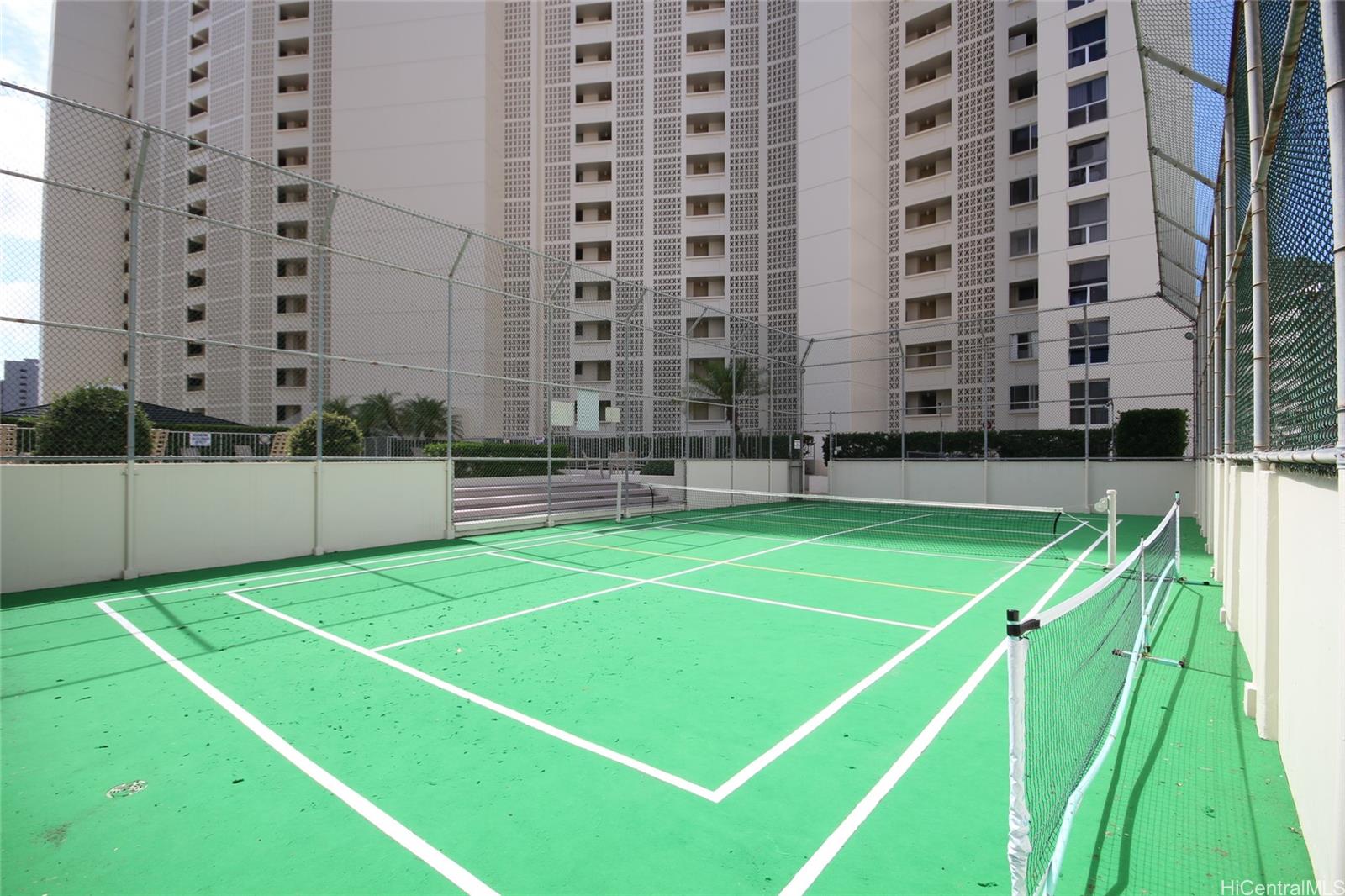 469 Ena Road Honolulu - Rental - photo 14 of 15