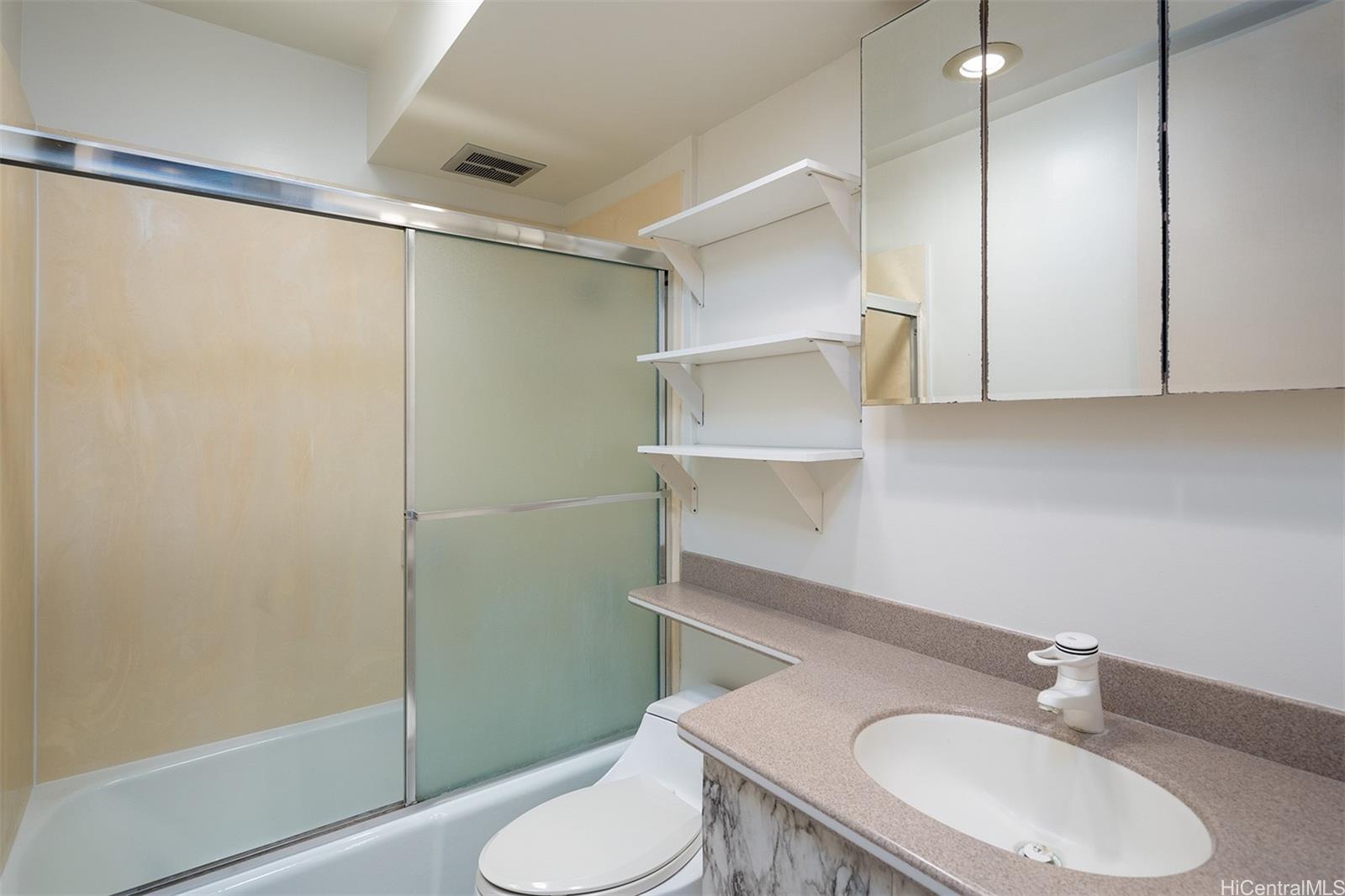 469 Ena Rd Honolulu - Rental - photo 11 of 21